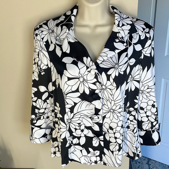 dressbarn Jackets & Blazers - Dressbarn black and white floral blazer jacket